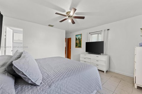 House in Oakland Park, Florida 3 bedrooms, 143.91 sq.m. № 2065458 - photo 16