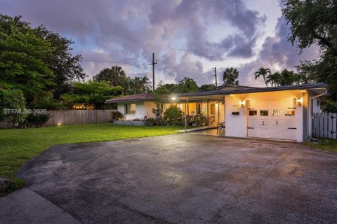 House in Oakland Park, Florida 3 bedrooms, 143.91 sq.m. № 2065458 - photo 4