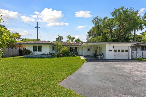 House in Oakland Park, Florida 3 bedrooms, 143.91 sq.m. № 2065458 - photo 5