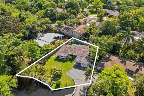 House in Oakland Park, Florida 3 bedrooms, 143.91 sq.m. № 2065458 - photo 28