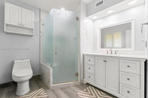 House in Oakland Park, Florida 3 bedrooms, 143.91 sq.m. № 2065458 - photo 18