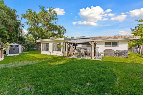 House in Oakland Park, Florida 3 bedrooms, 143.91 sq.m. № 2065458 - photo 23