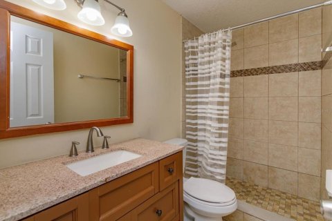 Condo in Orlando, Florida, 2 bedrooms  № 1569023 - photo 15