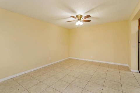 Condo in Orlando, Florida, 2 bedrooms  № 1569023 - photo 8