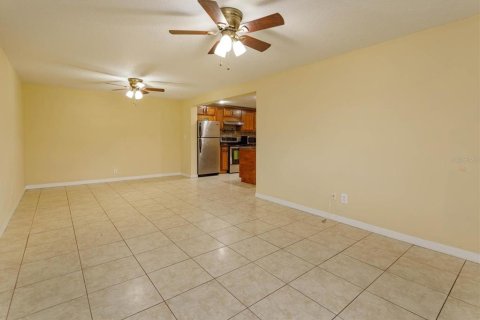 Condo in Orlando, Florida, 2 bedrooms  № 1569023 - photo 4