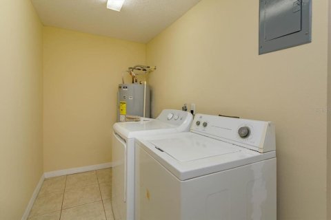 Condo in Orlando, Florida, 2 bedrooms  № 1569023 - photo 17