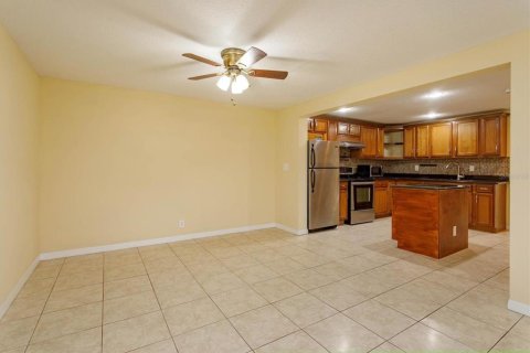 Condo in Orlando, Florida, 2 bedrooms  № 1569023 - photo 7
