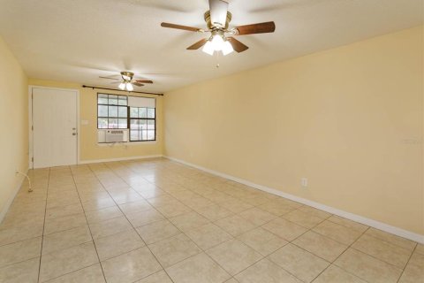 Condo in Orlando, Florida, 2 bedrooms  № 1569023 - photo 10