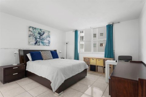 Condominio en venta en Miami Beach, Florida, 1 dormitorio, 85.66 m2 № 1933704 - foto 5