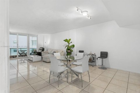 Condominio en venta en Miami Beach, Florida, 1 dormitorio, 85.66 m2 № 1933704 - foto 8