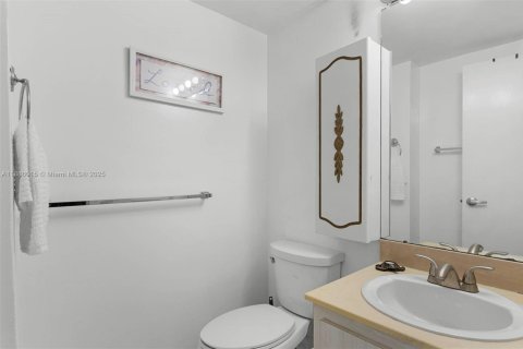 Condominio en venta en Miami Beach, Florida, 1 dormitorio, 85.66 m2 № 1933704 - foto 16
