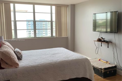 Condominio en venta en North Miami Beach, Florida, 2 dormitorios, 103.31 m2 № 1867004 - foto 4