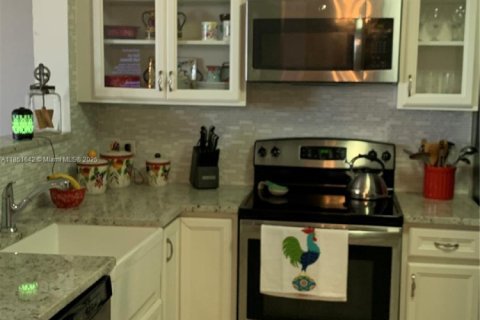 Condominio en venta en North Miami Beach, Florida, 2 dormitorios, 103.31 m2 № 1867004 - foto 19