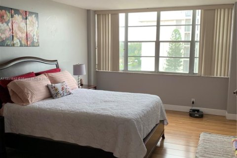 Condominio en venta en North Miami Beach, Florida, 2 dormitorios, 103.31 m2 № 1867004 - foto 3