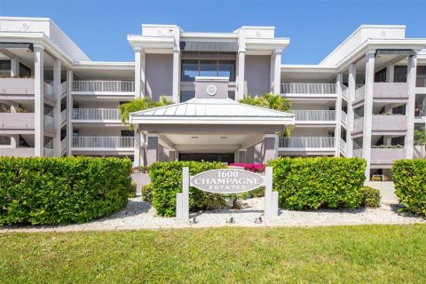 Condo in Punta Gorda, Florida, 2 bedrooms  № 2378176 - photo 2