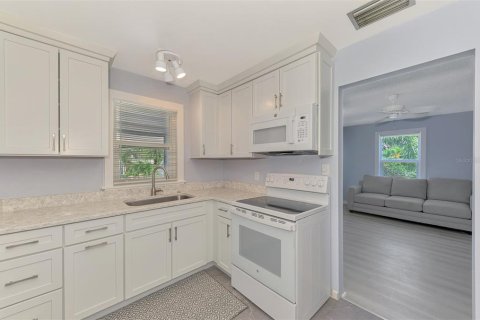 Appartement à louer à Sarasota, Floride: 2 chambres, 94.02 m2 № 2308368 - photo 13