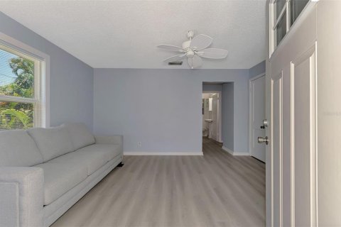 Appartement à louer à Sarasota, Floride: 2 chambres, 94.02 m2 № 2308368 - photo 7