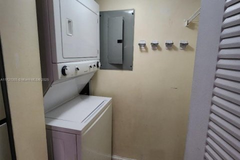 Condo in Davie, Florida, 3 bedrooms № 2060125 - photo 27