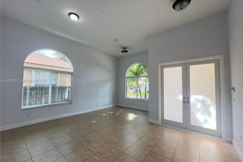 House in Palmetto Bay, Florida 3 bedrooms, 172.43 sq.m. № 1995542 - photo 12