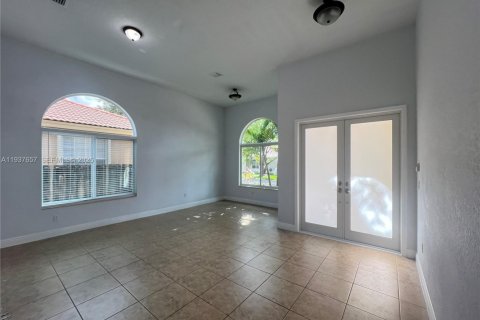 House in Palmetto Bay, Florida 3 bedrooms, 172.43 sq.m. № 1995542 - photo 13