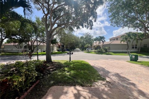 House in Palmetto Bay, Florida 3 bedrooms, 172.43 sq.m. № 1995542 - photo 4