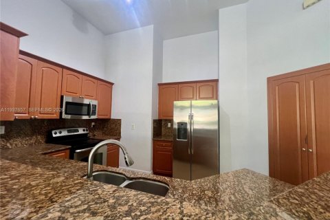 House in Palmetto Bay, Florida 3 bedrooms, 172.43 sq.m. № 1995542 - photo 17