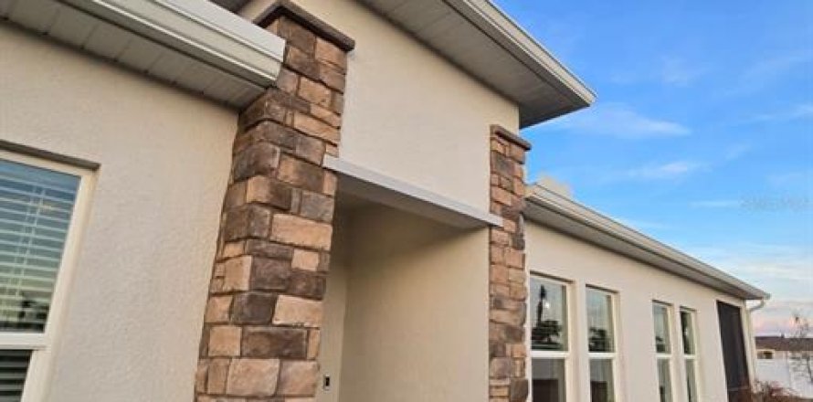 Villa ou maison à Kissimmee, Floride 2 chambres, 145.11 m2 № 2105395