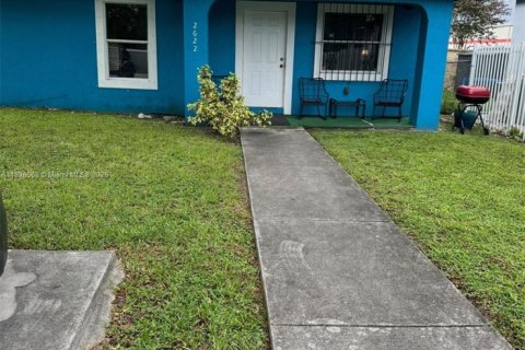 Villa ou maison à vendre à Miami, Floride: 4 chambres, 127.18 m2 № 1935328 - photo 14