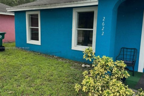 Villa ou maison à vendre à Miami, Floride: 4 chambres, 127.18 m2 № 1935328 - photo 2