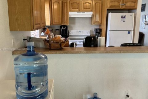 Villa ou maison à vendre à Miami, Floride: 4 chambres, 127.18 m2 № 1935328 - photo 29