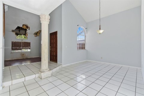 House in Miami, Florida 4 bedrooms, 197.32 sq.m. № 2010415 - photo 16