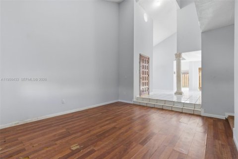 House in Miami, Florida 4 bedrooms, 197.32 sq.m. № 2010415 - photo 7