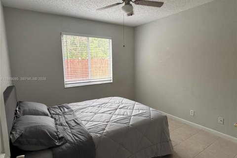 Снять в аренду виллу или дом в Палм-Бич-Гарденс, Флорида 4 спальни, 158.86м2, № 2053301 - фото 7