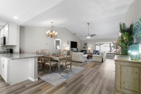 Villa ou maison à vendre à Palm Harbor, Floride: 3 chambres, 151.06 m2 № 2419646 - photo 3