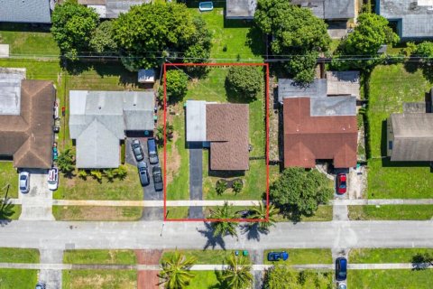 Villa ou maison à vendre à Lauderhill, Floride: 3 chambres, 122.82 m2 № 2401729 - photo 26