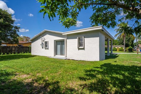 Villa ou maison à vendre à Lauderhill, Floride: 3 chambres, 122.82 m2 № 2401729 - photo 24