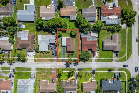 Villa ou maison à vendre à Lauderhill, Floride: 3 chambres, 122.82 m2 № 2401729 - photo 25
