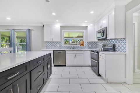 House in Lakeland, Florida 3 bedrooms, 166.02 sq.m. № 1835032 - photo 7