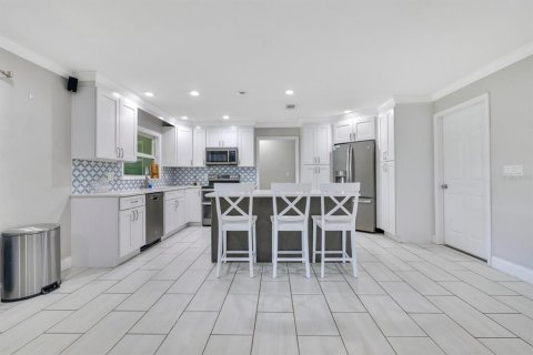 House in Lakeland, Florida 3 bedrooms, 166.02 sq.m. № 1835032 - photo 4