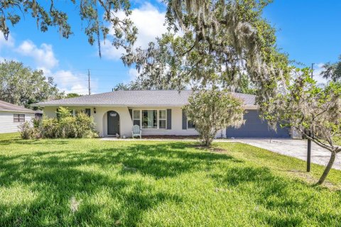 House in Lakeland, Florida 3 bedrooms, 166.02 sq.m. № 1835032 - photo 1