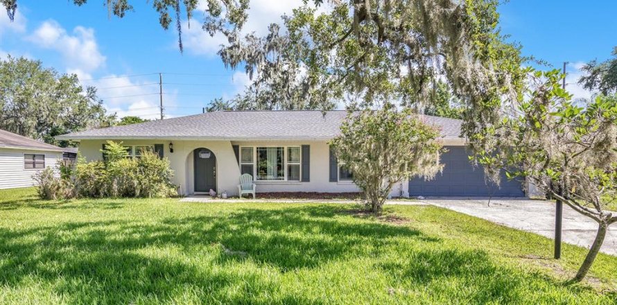 House in Lakeland, Florida 3 bedrooms, 166.02 sq.m. № 1835032