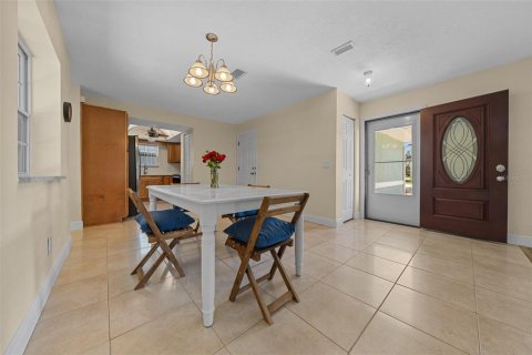 Villa ou maison à vendre à Crystal River, Floride: 2 chambres, 135.82 m2 № 1639741 - photo 9