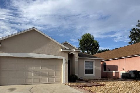 House in Davenport, Florida 5 bedrooms, 171.31 sq.m. № 2379454