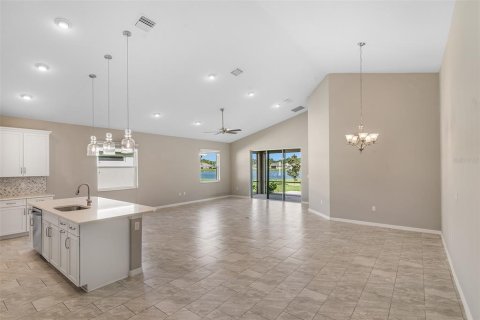 Villa ou maison à vendre à Palm Coast, Floride: 3 chambres, 176.98 m2 № 2304572 - photo 3