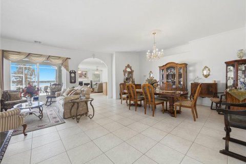 House in Auburndale, Florida 3 bedrooms, 215.9 sq.m. № 2218219 - photo 2