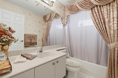 House in Auburndale, Florida 3 bedrooms, 215.9 sq.m. № 2218219 - photo 23