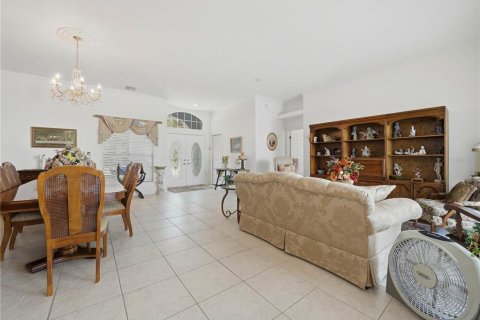House in Auburndale, Florida 3 bedrooms, 215.9 sq.m. № 2218219 - photo 3