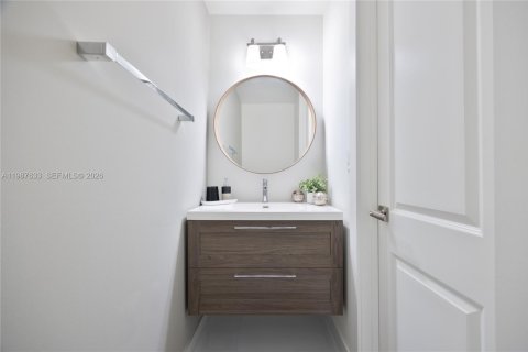 Villa ou maison à vendre à Miami, Floride: 4 chambres, 266.63 m2 № 2190613 - photo 13