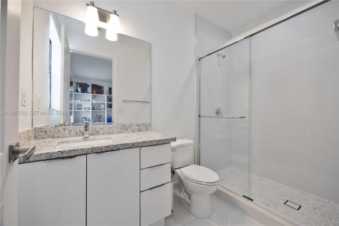 Villa ou maison à vendre à Miami, Floride: 4 chambres, 266.63 m2 № 2190613 - photo 15