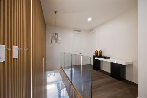 Villa ou maison à vendre à Miami, Floride: 4 chambres, 266.63 m2 № 2190613 - photo 16